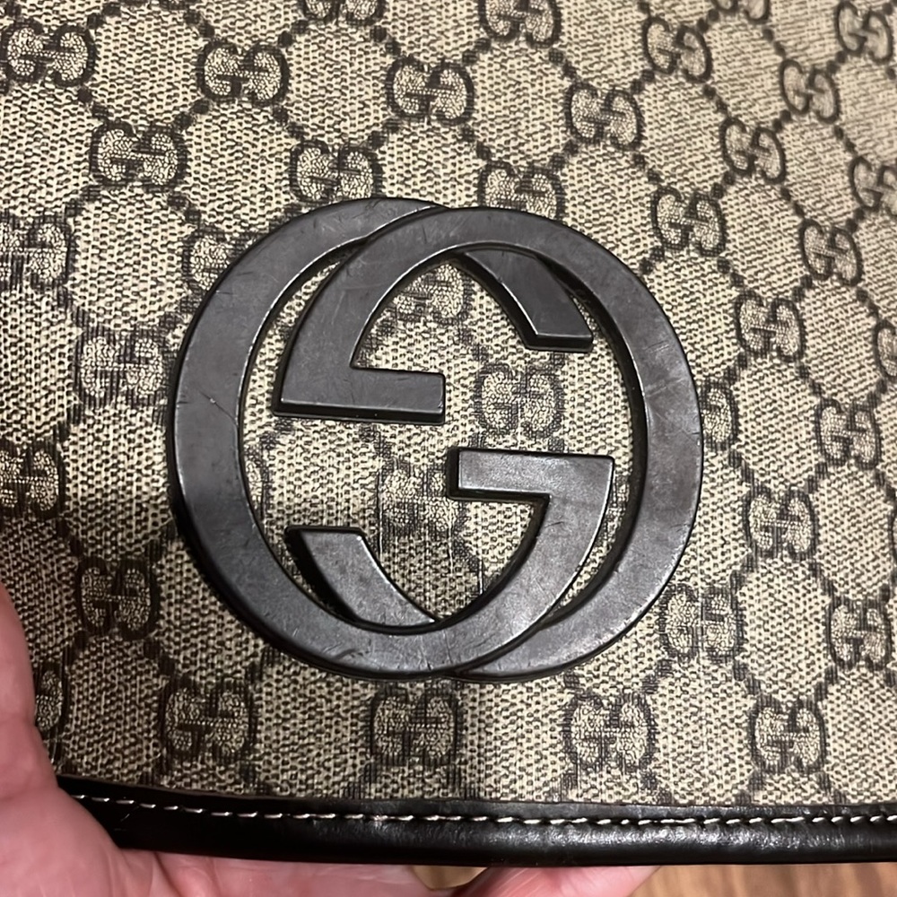 A407- 💯 % authentic Gucci crossbody bag - Picture 15 of 16